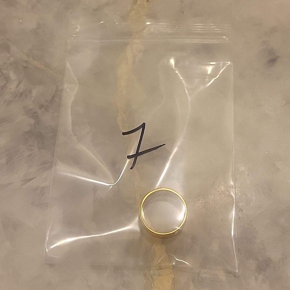 NWT Gorjana Sz 7 Camila Hammered 18kt Gold Cigar Band Thick Ring Layering Stack - Picture 6 of 9